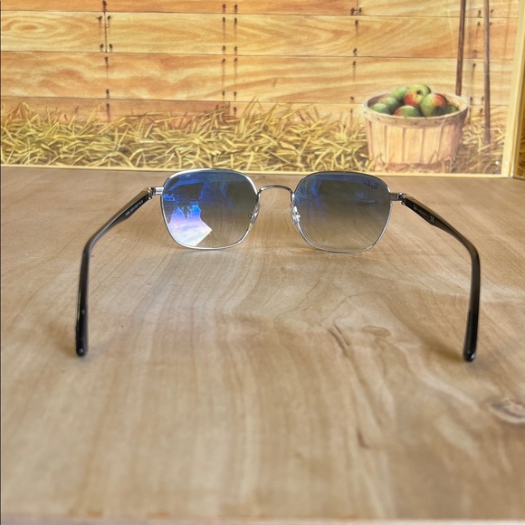 Vintage Ray-Ban Sunglasses - Picture 5 of 8